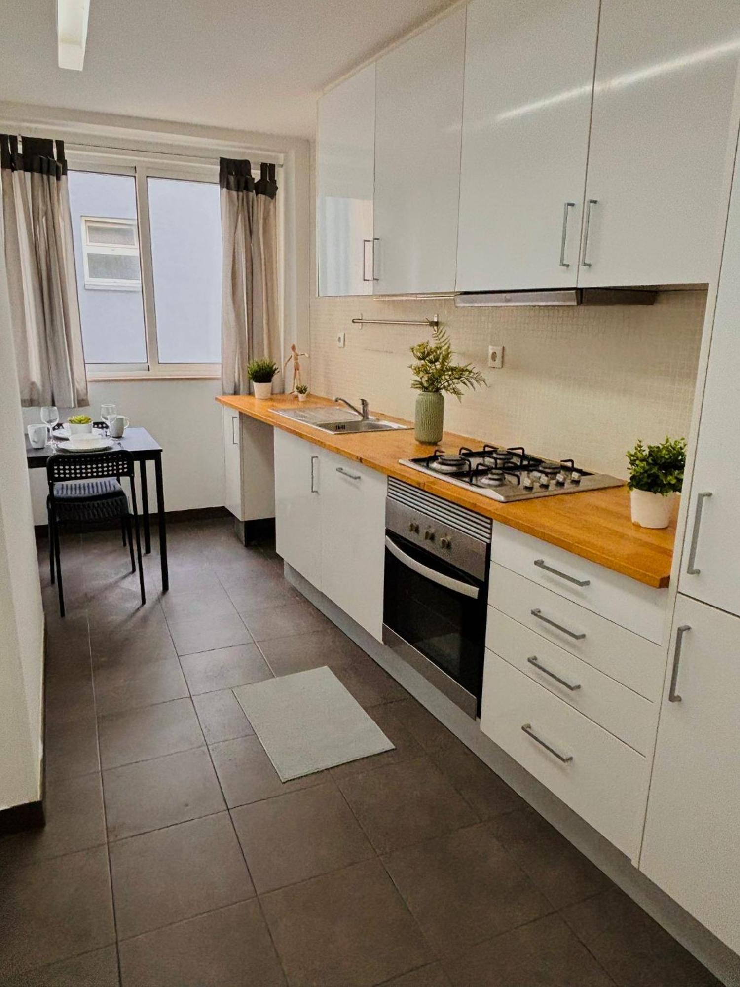 Hostel Luxury Rooms, Location For Tourists Lissabon