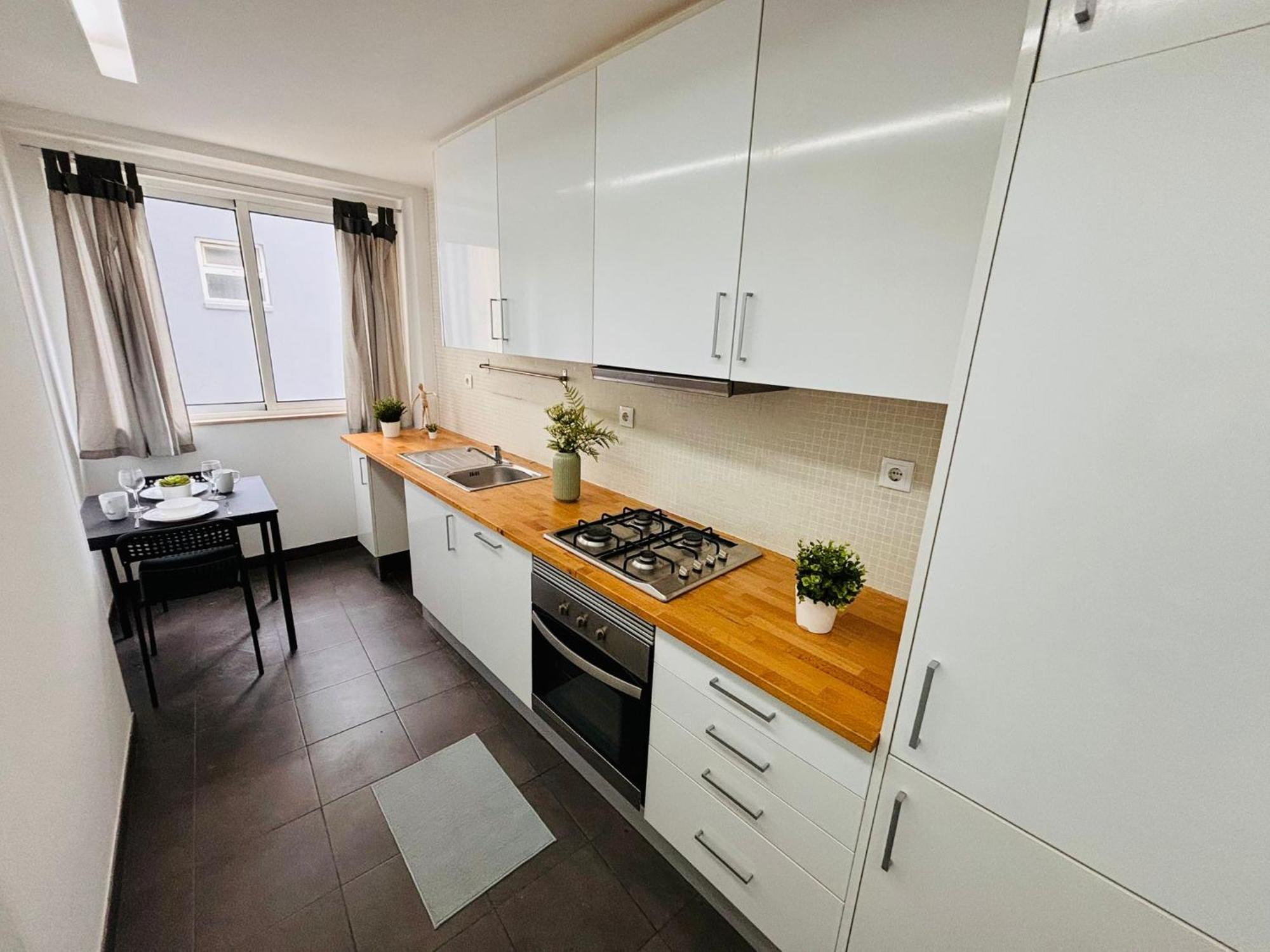 Luxury Rooms, Location For Tourists Hostel