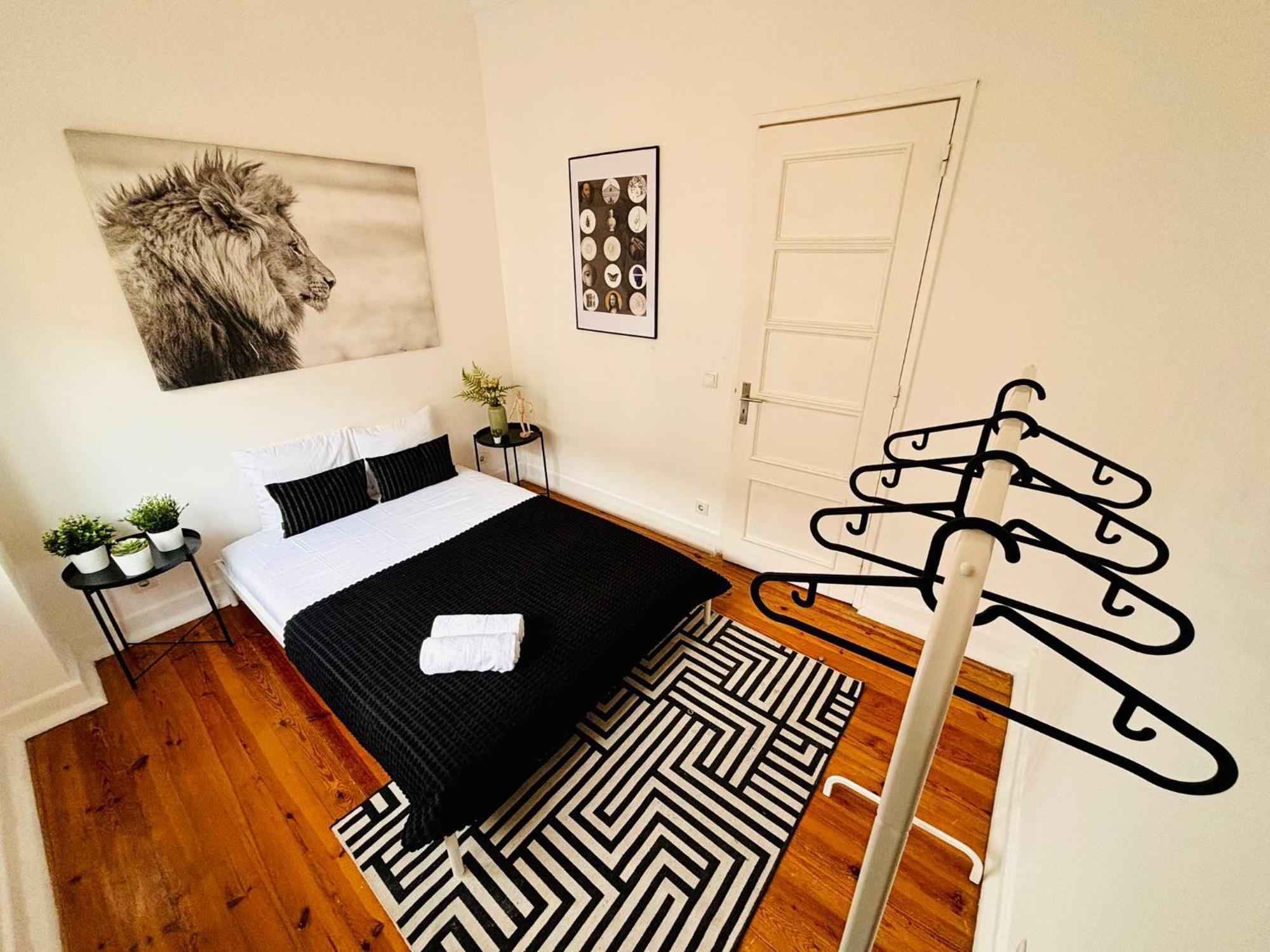 Hostel Luxury Rooms, Location For Tourists Lissabon