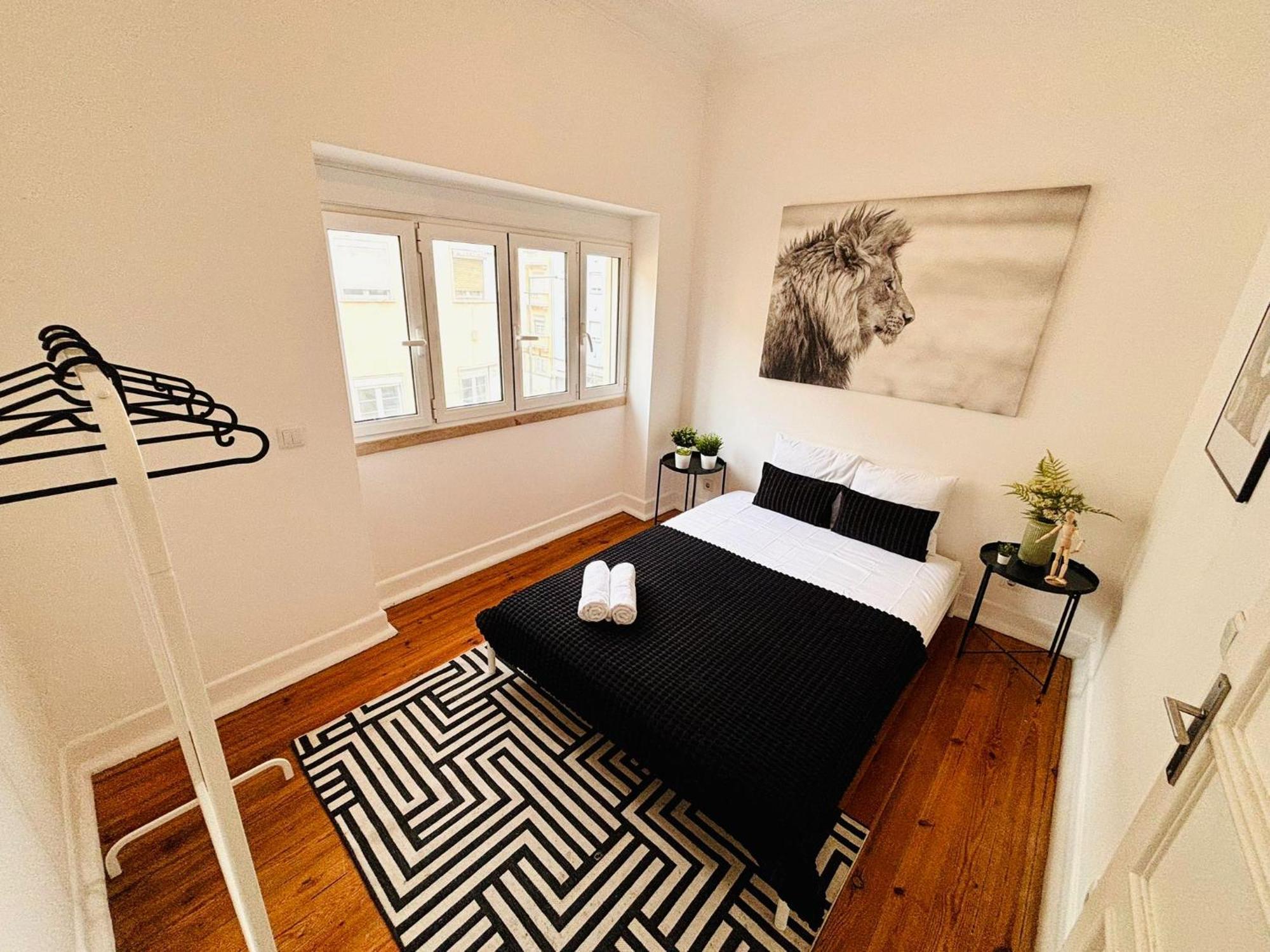 Luxury Rooms, Location For Tourists Hostel