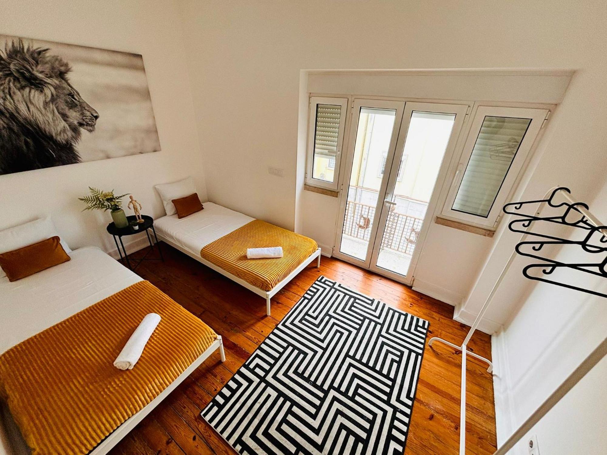 Luxury Rooms, Location For Tourists Hostel